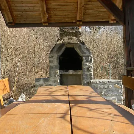 Hisa V Sadovnjaku * Logje